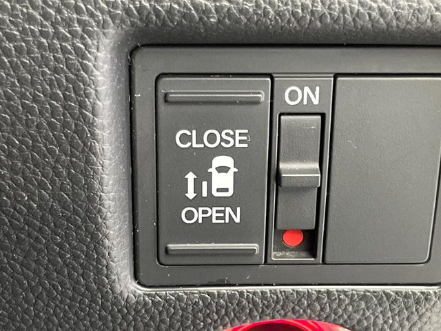 【パワースライドドア】スマートキーや運転席のスイッチでスライドドアの開閉が可能♪電動だから力を入れてドアを開ける必要が無く、小さいお子様でも、重い荷物を持っている時もラクに開け閉めできます♪