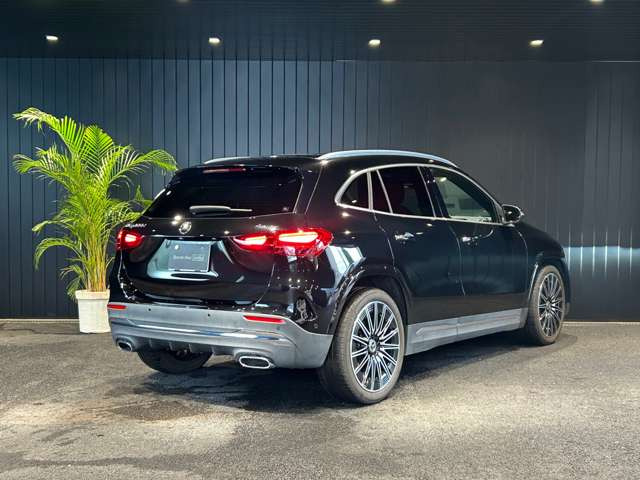 GLAクラスGLA200d 4マチック AMGラインパッケージ 4WD