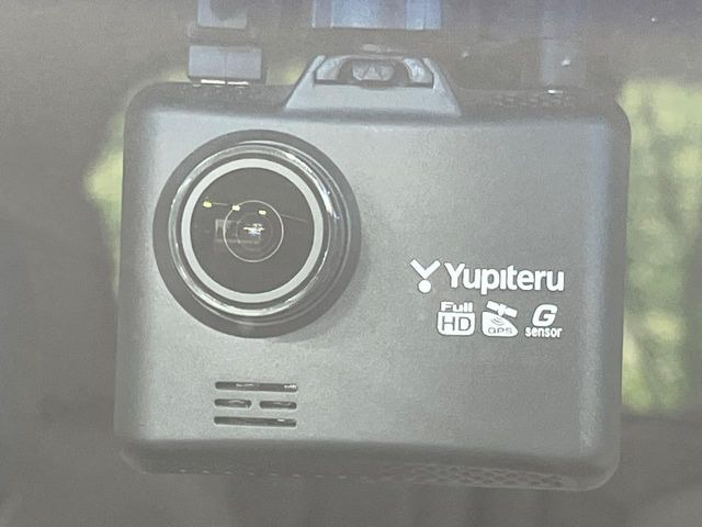 【ドライブレコーダー】ドライブレコーダー装備!走行中はもちろん、あおり運転や事故に遭遇した際、映像で記録し、万一のリスクに備えます。※記録用SDカードはお客様ご自身でご準備いただく必要があります。
