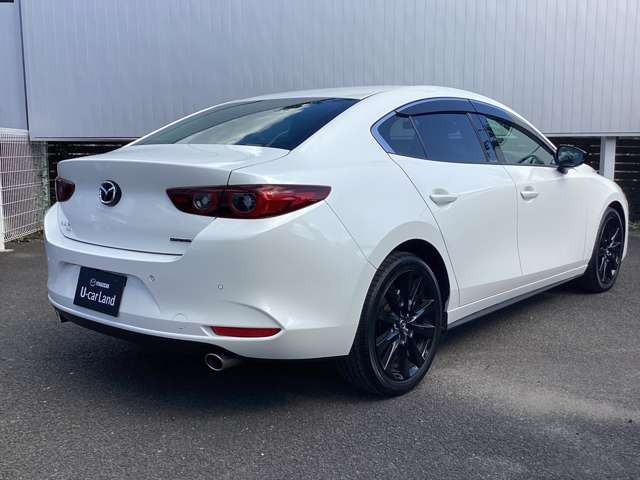 MAZDA3セダン