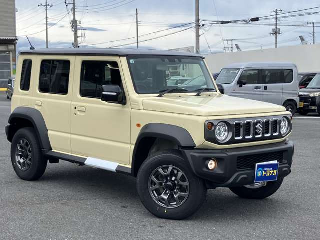 ご契約から納車まで担当営業を中心に、各スタッフ全員協力の上、迅速に進めさせていただきます。契約後車庫証明等の手続き中に、納車前車検又は点検をさせていただき、ご納車の準備をさせていただきます。