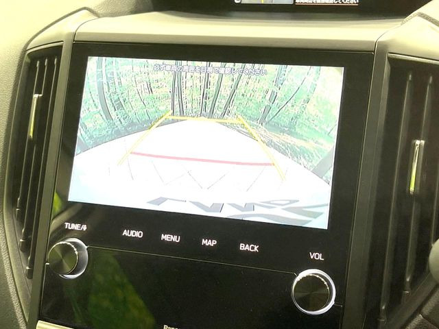 【サイド&バックカメラ】停車・駐車時に死角になりがちな運転席から見えづらいサイドとリアの障害物を確認できます!雨天時や夜間などは特に活躍してくれるアイテムです。