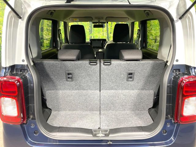 普段のお買い物や通勤、送迎等に十分な荷室スペースを確保しております。セカンドシートを倒すと、大きな荷物の積載も可能です♪