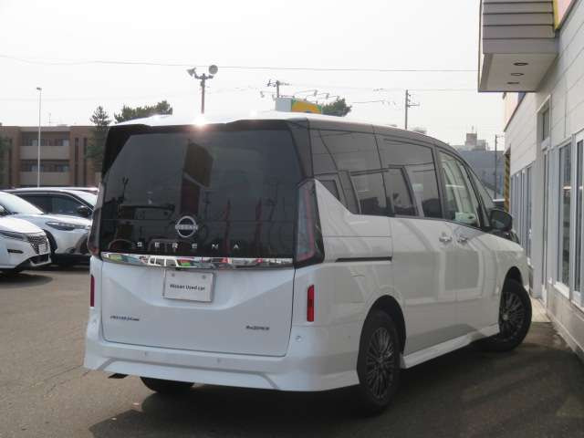 セレナ1.4 e-4ORCE AUTECH ライン 4WD