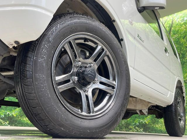 【純正16インチアルミホイール】外観にマッチした純正アルミホイールを装着しております。各種社外アルミホイールや、スタッドレスタイヤも取扱いしております。是非ご相談ください♪