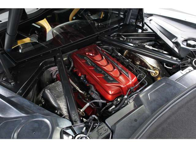 �S������6.2L��V8���R�z�C�B�ߋ���d���A�V�X�g�ɗ��炸�A���񂾕�������]���L�тĂ������j�A�Ȋ��o�́A���̔r�C�ʂƎ��R�z�C�̑g�ݍ��킹�ł������킦�Ȃ����̂ł��B