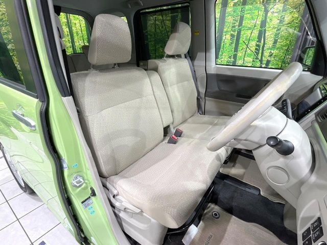 運転席シート廻りは使用感も少なく、良好な状態となっています。丁寧に使われていたことがよくわかりますね。