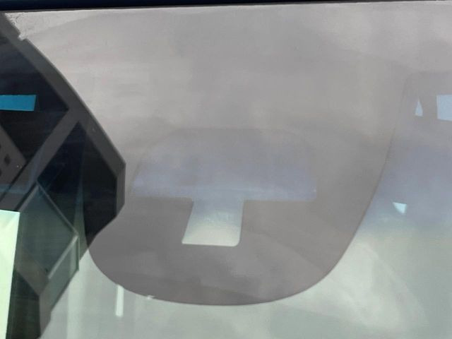 【ホンダセンシング】走行中に前方の車両等を認識し、衝突しそうな時は警報とブレーキで衝突回避と被害軽減をアシスト。より安全にドライブをお楽しみいただけます。
