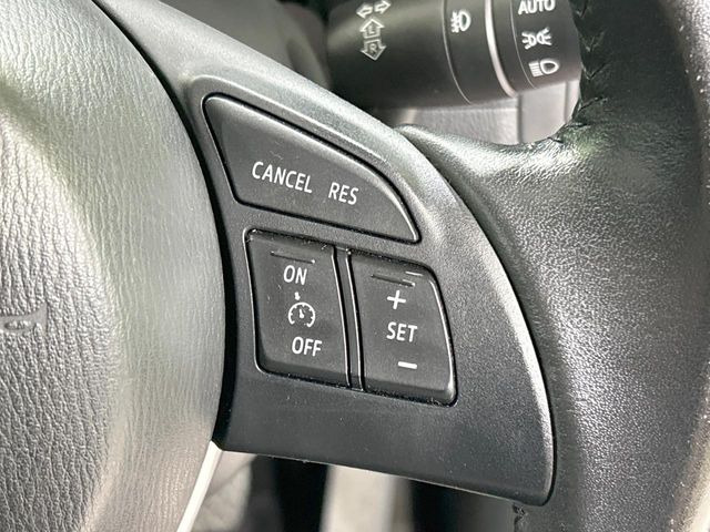【クルーズコントロール】高速道路もラクラク走行。アクセルを離しても一定速度で走行ができ、長距離運転時の負担を軽減!加速・減速も簡単なスイッチ操作で調整できます。
