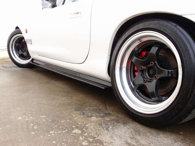 弊社はカスタムを得意としております。車高調やWORKホイール、オーディオカスタムなど、ご納車前にお客様のスタイルに合うカスタムやお車と一緒にオートローンにする事も可能となりますのでお気軽にご相談下さい