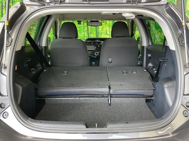普段のお買い物や通勤、送迎等に十分な荷室スペースを確保しております。セカンドシートを倒すと、大きな荷物の積載も可能です♪