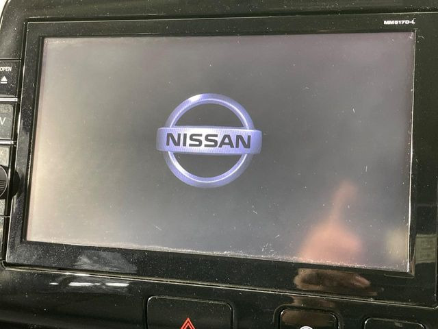 【純正9型ナビ】人気の純正ナビを装備。オーディオ機能も充実しており、Bluetooth接続すればお持ちのスマホやMP3プレイヤーの音楽を再生可能!毎日の運転がさらに楽しくなります!!