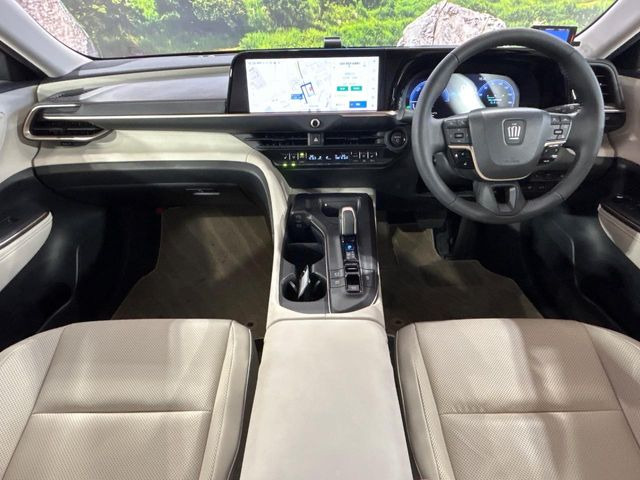 クラウンクロスオーバー2.5 G アドバンスト レザー パッケージ E-Four 4WD