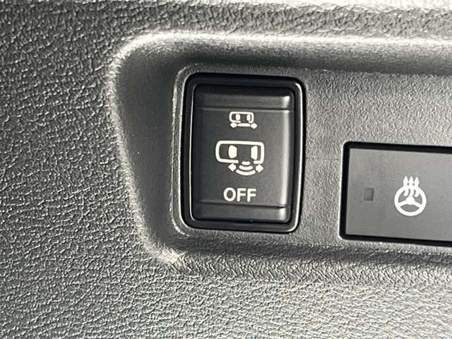 ハンズフリーで左側電動スライドドアを開閉できる切替スイッチです!