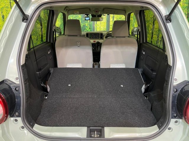 普段のお買い物や通勤、送迎等に十分な荷室スペースを確保しております。セカンドシートを倒すと、大きな荷物の積載も可能です♪