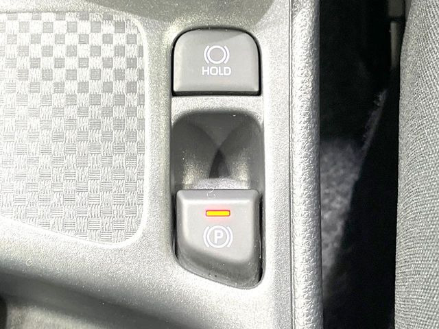 【オートブレーキホールド】信号待ちや渋滞で停車時にブレーキから足を離しても、停止状態を保持してくれます。前進するときはアクセルを踏めば自動で解除されるので安心♪街乗り運転が楽になります♪