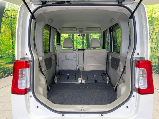 普段のお買い物や通勤、送迎等に十分な荷室スペースを確保しております。セカンドシートを倒すと、大きな荷物の積載も可能です♪