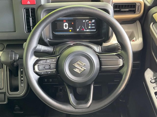 【ステアリングスイッチ】運転中、前方から目線をそらすことなく、オーディオ等の操作が可能な便利機能!安心&快適なドライブを演出してくれます♪