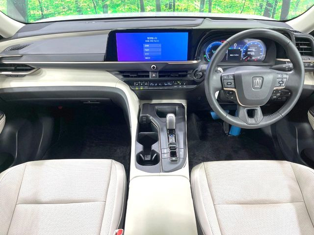 クラウンクロスオーバー2.5 G アドバンスト レザー パッケージ E-Four 4WD