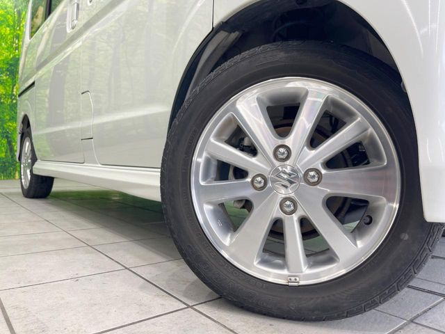 �y����14�C���`�A���~�z�C�[���z�O�ςɃ}�b�`���������A���~�z�C�[���𑕒����Ă���܂��B�e��ЊO�A���~�z�C�[����A�X�^�b�h���X�^�C�����戵�����Ă���܂��B���񂲑��k����������