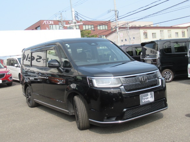 ステップワゴン1.5 スパーダ サイドリフトアップシート 4WD