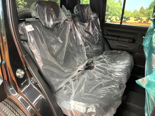 床下収納式のサードシートです。座席部分をコンパクトに収納でき、広大な荷室スペースとしてお使いいただけます!乗車人数や荷物の量など利用シーンに合わせて3列目を有効活用でき、とっても便利♪