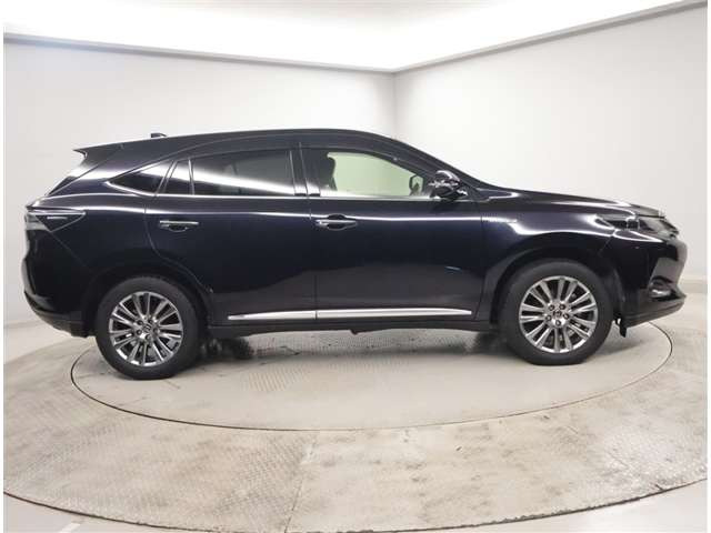 ハリアー2.5 ハイブリッド E-Four プレミアム 4WD