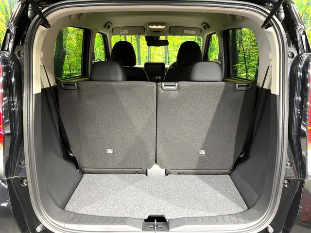 普段のお買い物や通勤、送迎等に十分な荷室スペースを確保しております。セカンドシートを倒すと、大きな荷物の積載も可能です♪