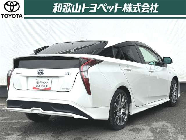 プリウス1.8 S E-Four 4WD