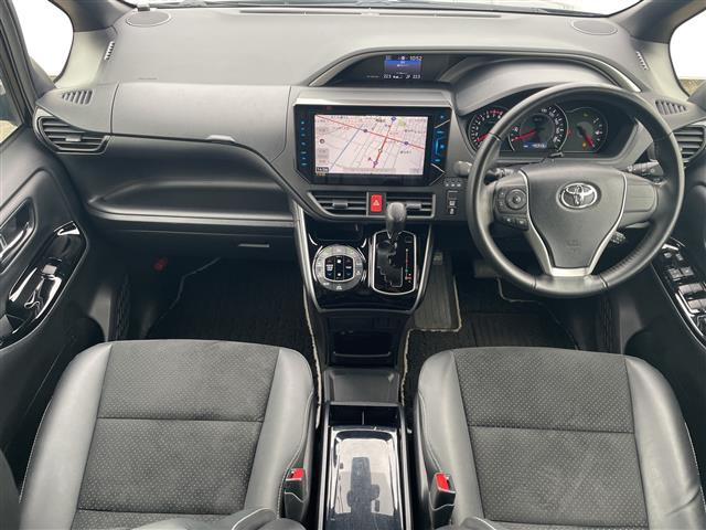 ヴォクシー2.0 ZS 煌III 4WD