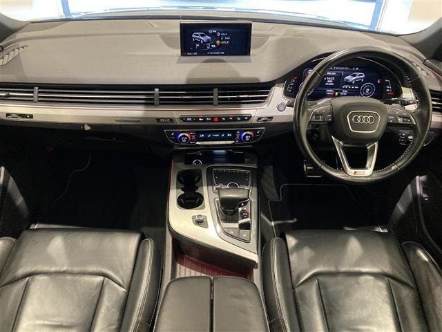Q73.0 TFSI クワトロ 4WD