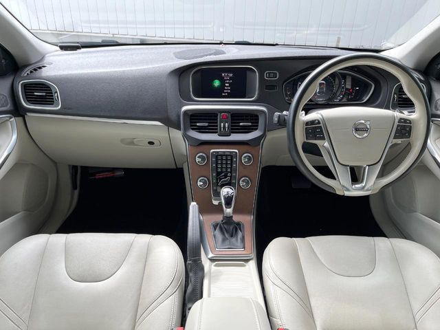 V40T3 インスクリプション