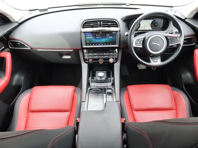 FペイスRスポーツ 2.0L D180 ディーゼル 4WD