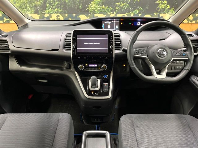 セレナ1.2 e-POWER XV