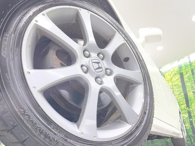 �y����18�C���`�A���~�z�C�[���z�O�ςɃ}�b�`���������A���~�z�C�[���𑕒����Ă���܂��B�e��ЊO�A���~�z�C�[����A�X�^�b�h���X�^�C�����戵�����Ă���܂��B���񂲑��k����������