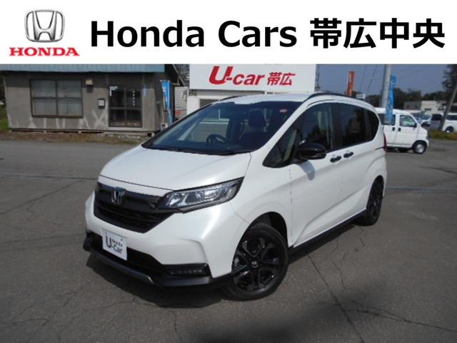フリード1.5 ハイブリッド クロスター ブラックスタイル 4WD