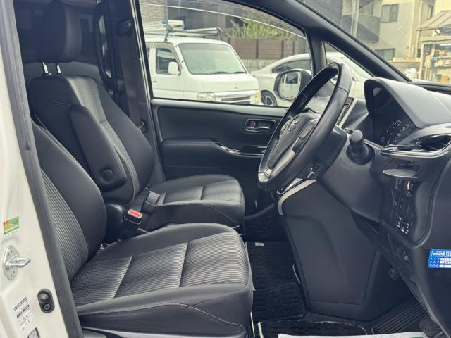 ヴォクシー2.0 ZS 煌