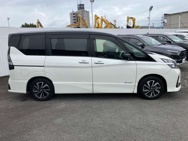 セレナ1.2 e-POWER ハイウェイスターV