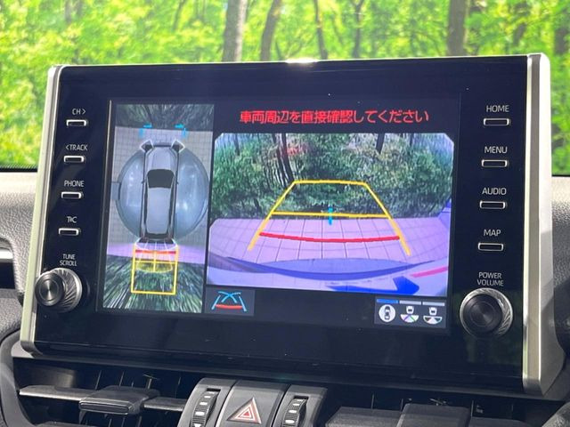 【パノラミックビューモニター】専用のカメラにより、上から見下ろしたような視点で360度クルマの周囲を確認することができます☆死角部分も確認しやすく、狭い場所での切り返しや駐車もスムーズに行えます。