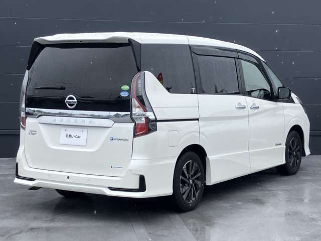 セレナ1.2 e-POWER ハイウェイスターV アーバンクロム