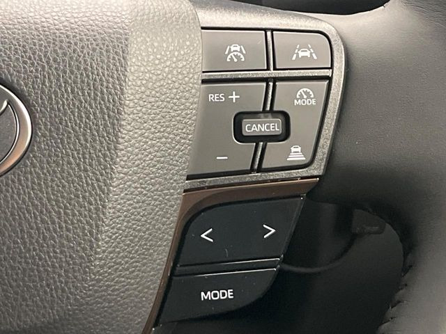 【レーダークルーズコントロール】高速道路での長距離走行が楽に!!自動で速度を保つクルーズコントロールが、衝突軽減システムと連携し、前方の車両を感知して車間を保つように速度調節してくれます!!