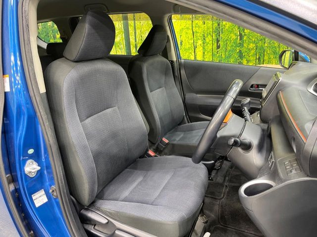 運転席シート廻りは使用感も少なく、良好な状態となっています。丁寧に使われていたことがよくわかりますね。