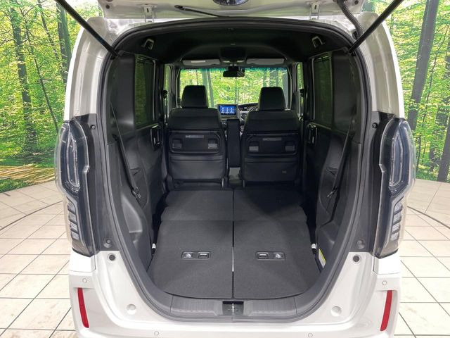 普段のお買い物や通勤、送迎等に十分な荷室スペースを確保しております。セカンドシートを倒すと、大きな荷物の積載も可能です♪