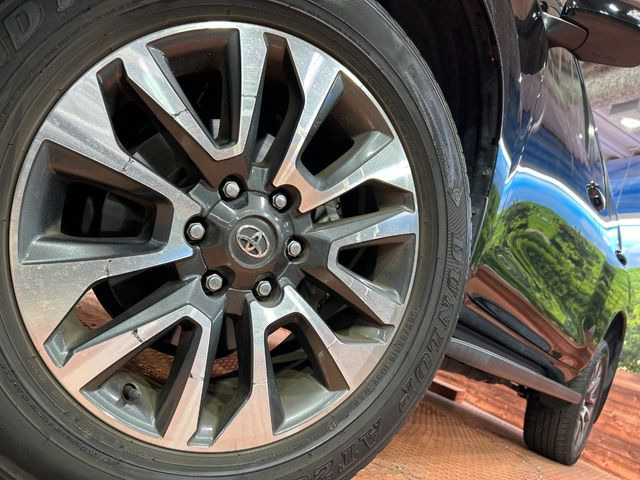 �y����19�C���`�A���~�z�C�[���z�O�ςɃ}�b�`���������A���~�z�C�[���𑕒����Ă���܂��B�e��ЊO�A���~�z�C�[����A�X�^�b�h���X�^�C�����戵�����Ă���܂��B���񂲑��k����������