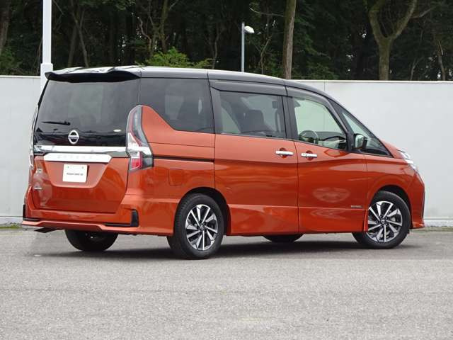 セレナ2.0 ハイウェイスターV