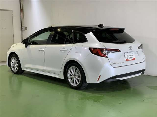 カローラツーリング1.8 ハイブリッド G E-Four 4WD