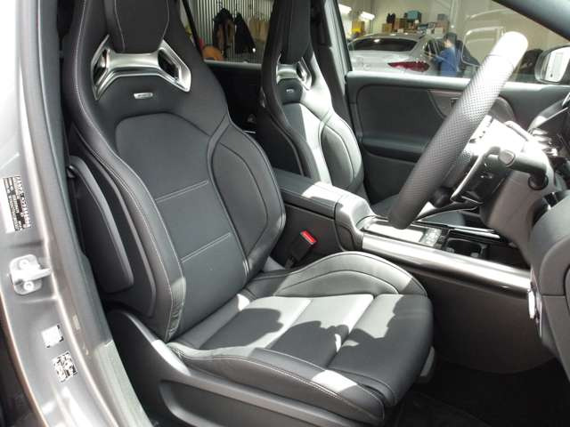 GLAクラスAMG GLA45 S 4マチックプラス 4WD
