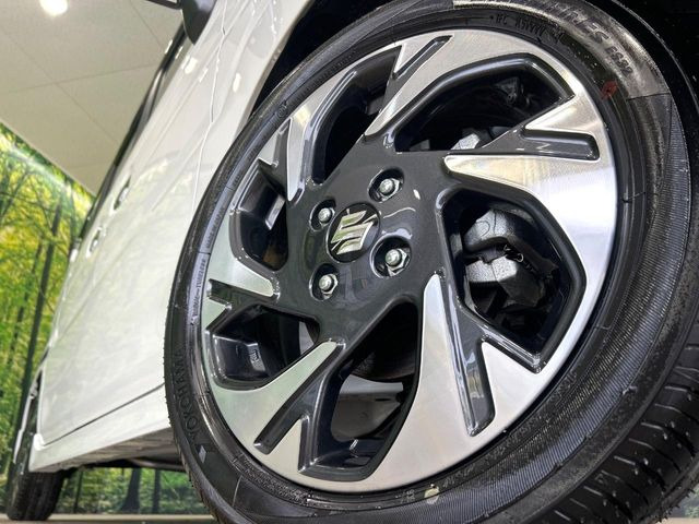 �y����15�C���`�A���~�z�C�[���z�O�ςɃ}�b�`���������A���~�z�C�[���𑕒����Ă���܂��B�e��ЊO�A���~�z�C�[����A�X�^�b�h���X�^�C�����戵�����Ă���܂��B���񂲑��k����������