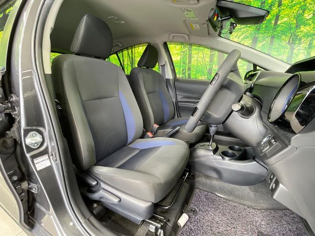 運転席シート廻りは使用感も少なく、良好な状態となっています。丁寧に使われていたことがよくわかりますね。