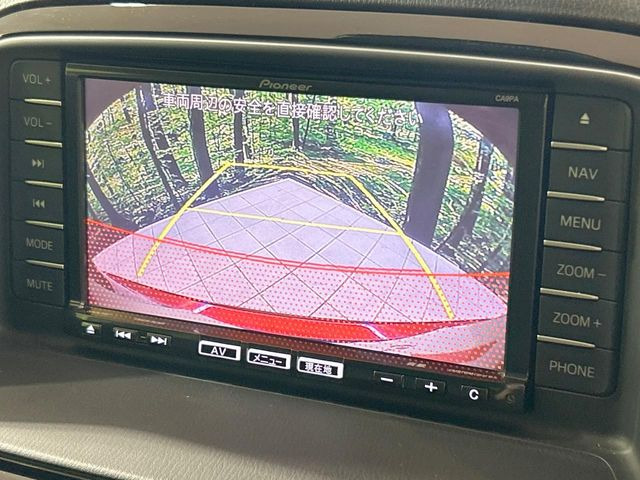 【サイド&バックカメラ】停車・駐車時に死角になりがちな運転席から見えづらいサイドとリアの障害物を確認できます!雨天時や夜間などは特に活躍してくれるアイテムです。